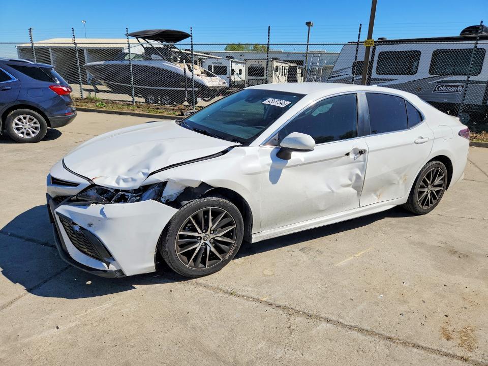 2021 Toyota Camry se