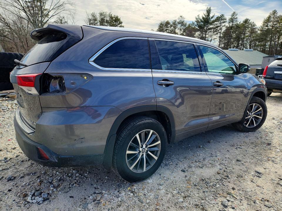 2018 Toyota Highlander xle