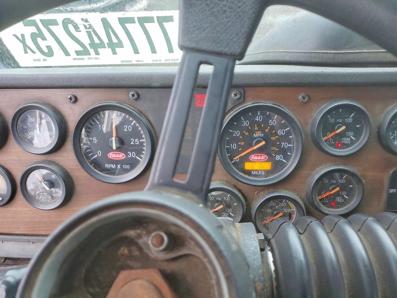 2013 Peterbilt 320 Refuse Truck