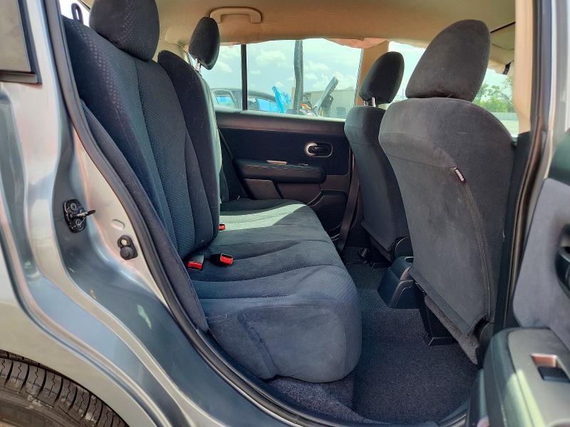 2011 Nissan Versa 1.8 s