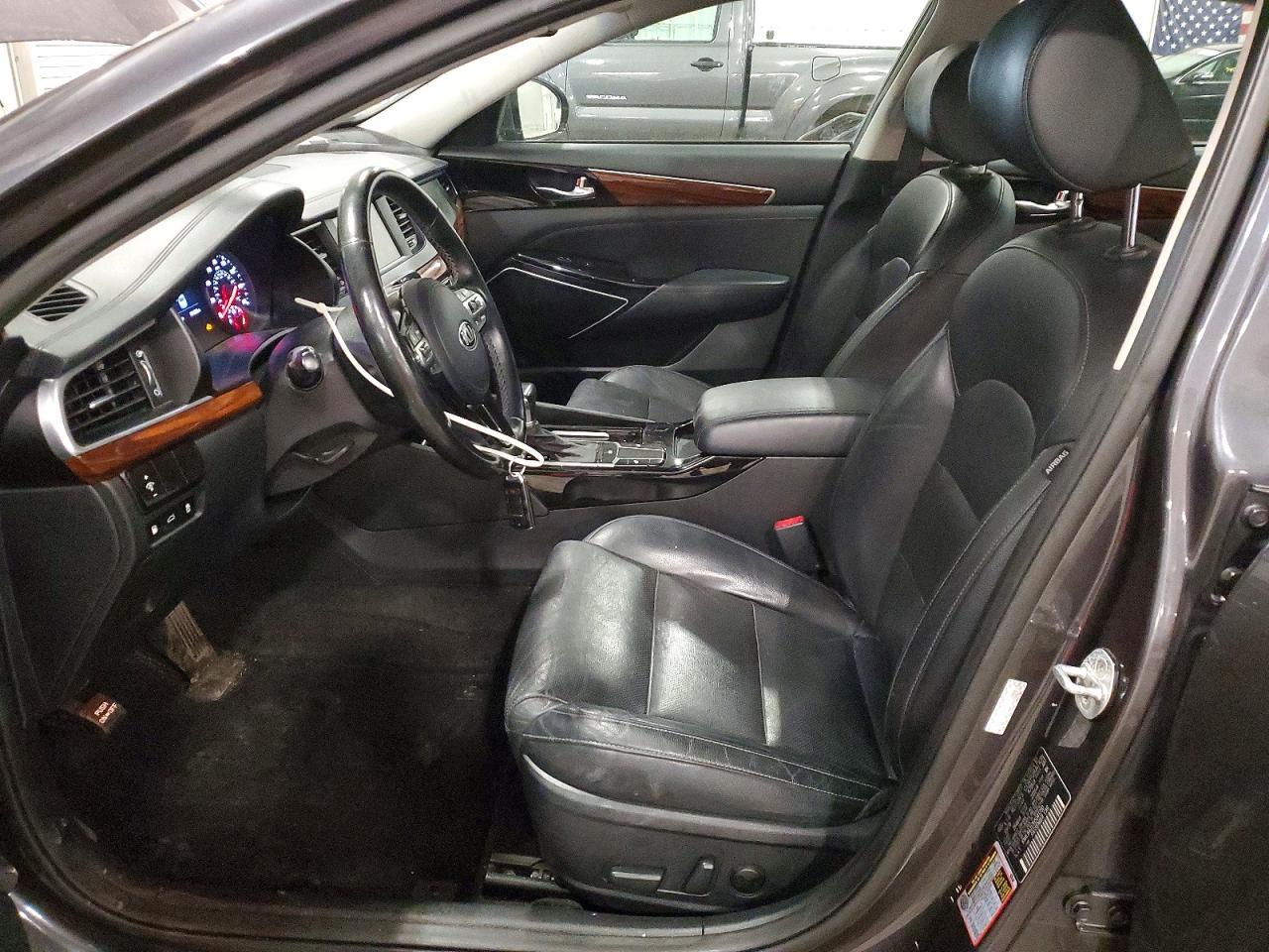 2017 KIA Cadenza Premium