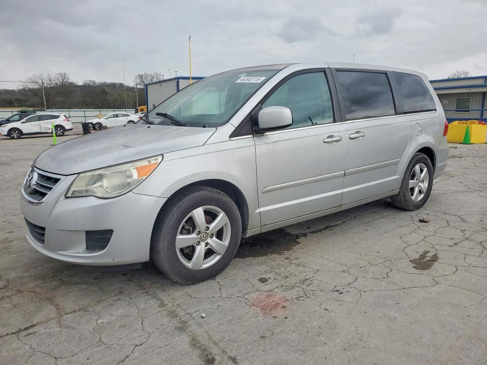 2010 Volkswagen Routan se