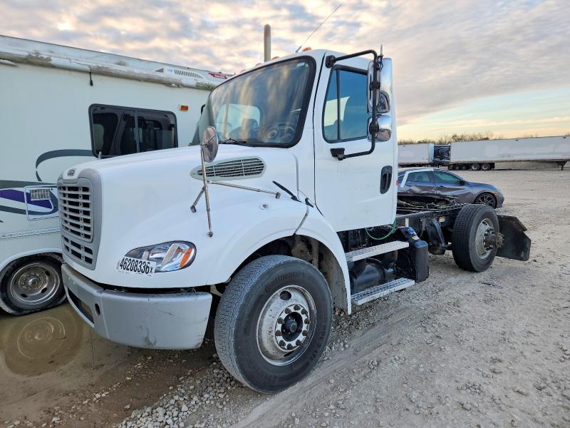 2015 Freightliner Business Class M2 Semi Truck
