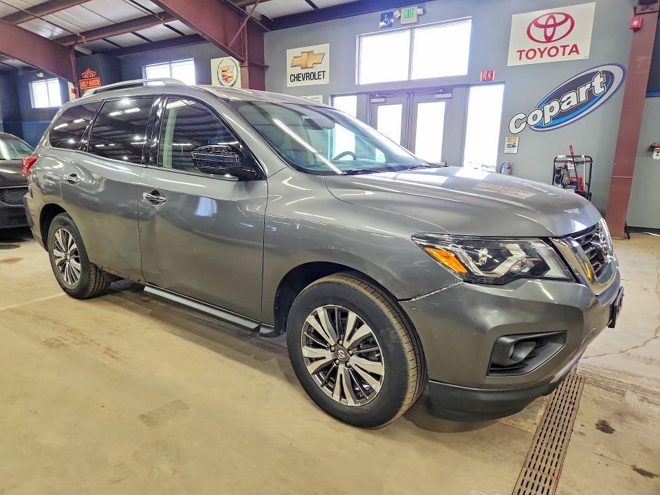 2019 Nissan Pathfinder sv