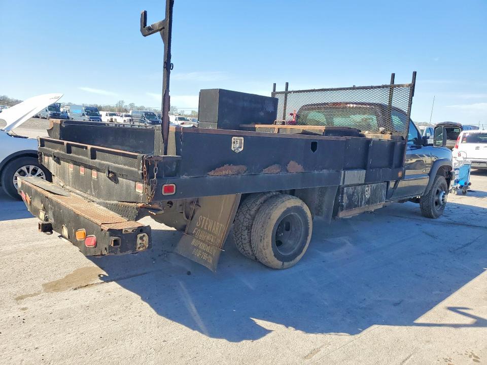 2007 Chev Rolet Silverado Flatbed Truck