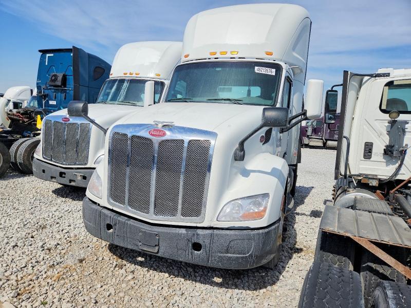 2017 Peterbilt 579 Semi Truck