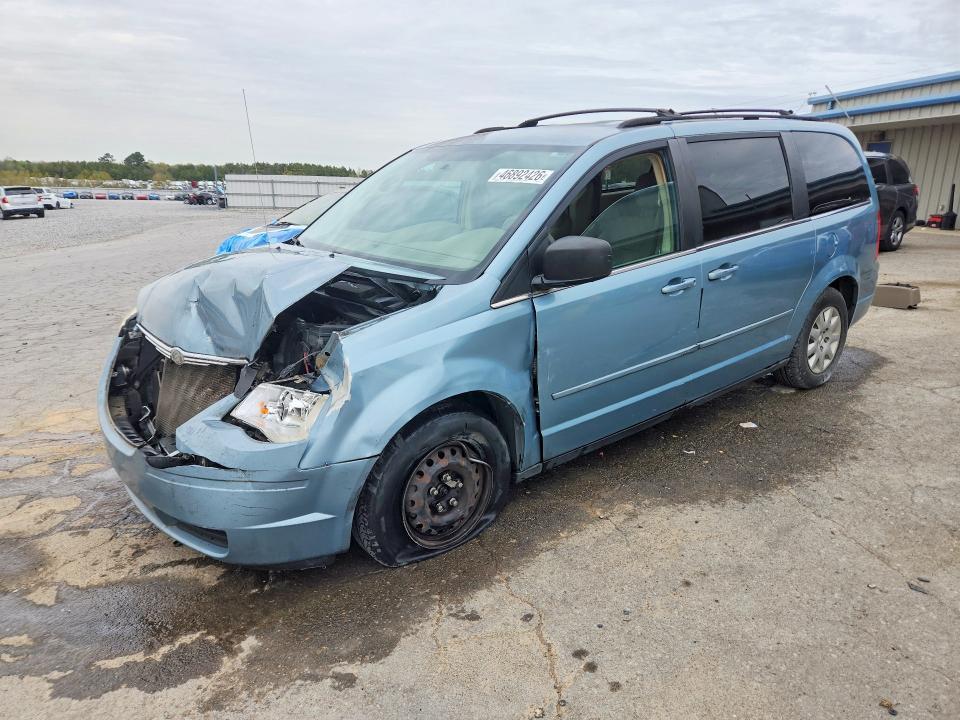 2010 Chrysler Town & Country lx