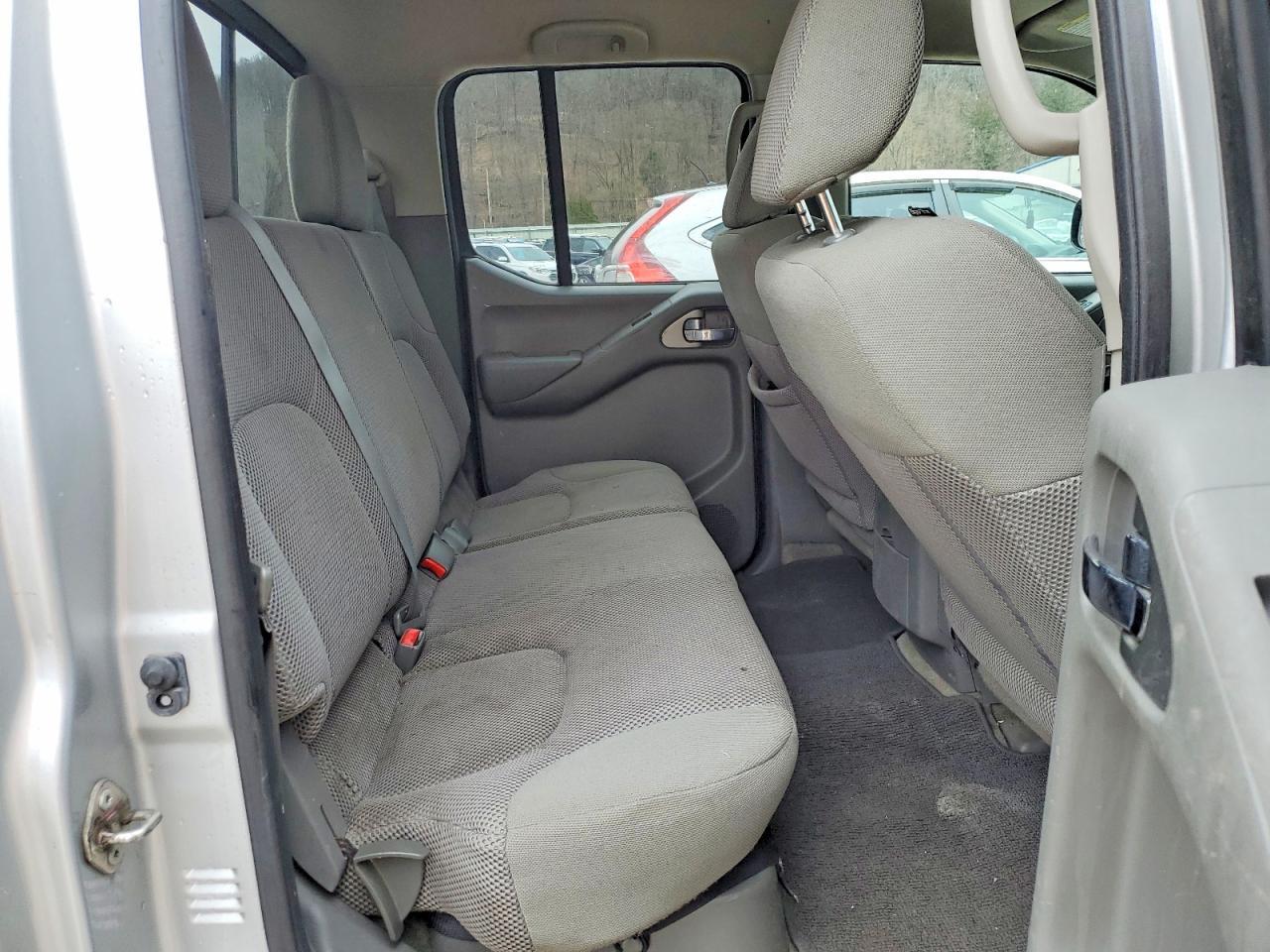 2016 Nissan Frontier SV
