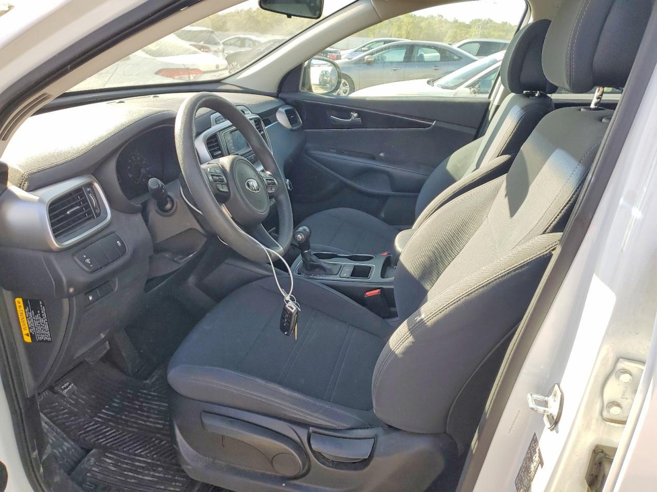 2017 KIA Sorento lx V6