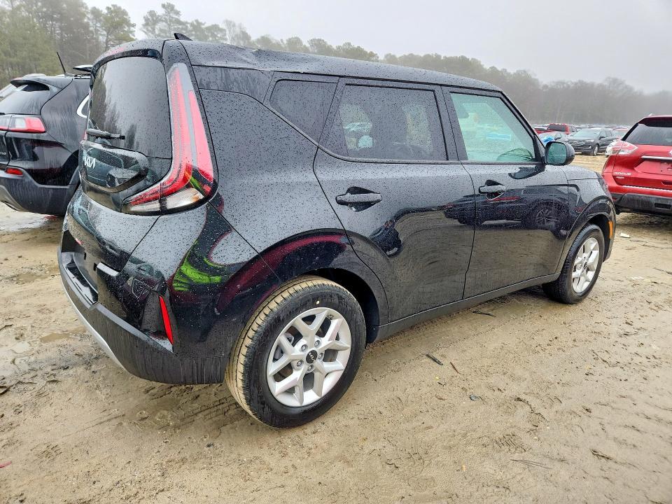 2025 KIA Soul lx