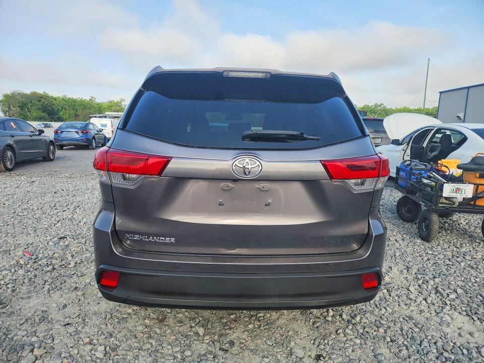2019 Toyota Highlander le