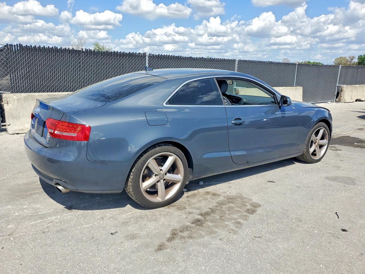 2010 Audi A5 Premium Plus