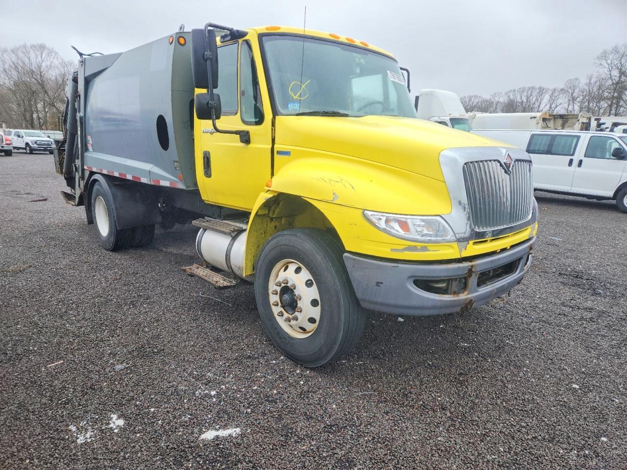 2013 International 4400 Refuse Truck