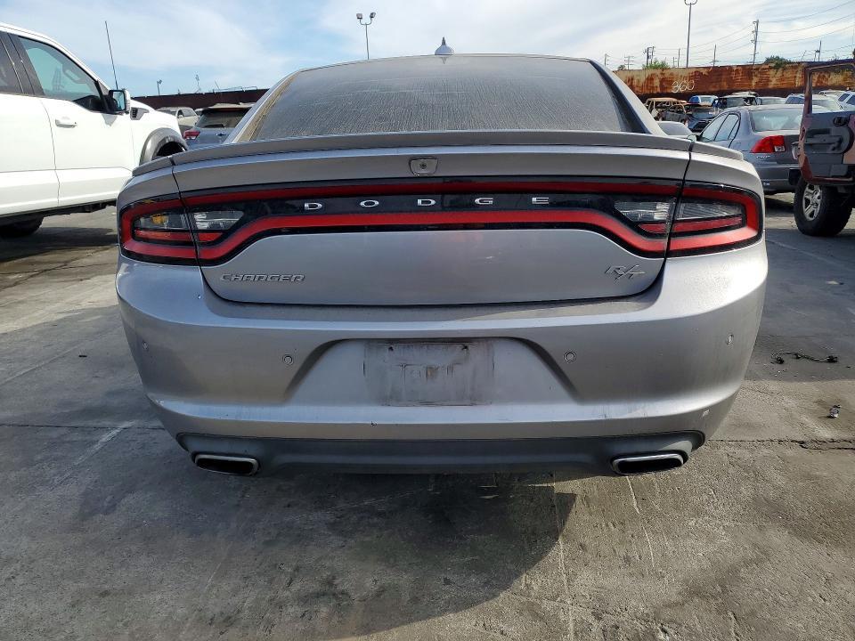 2018 Dodge Charger r