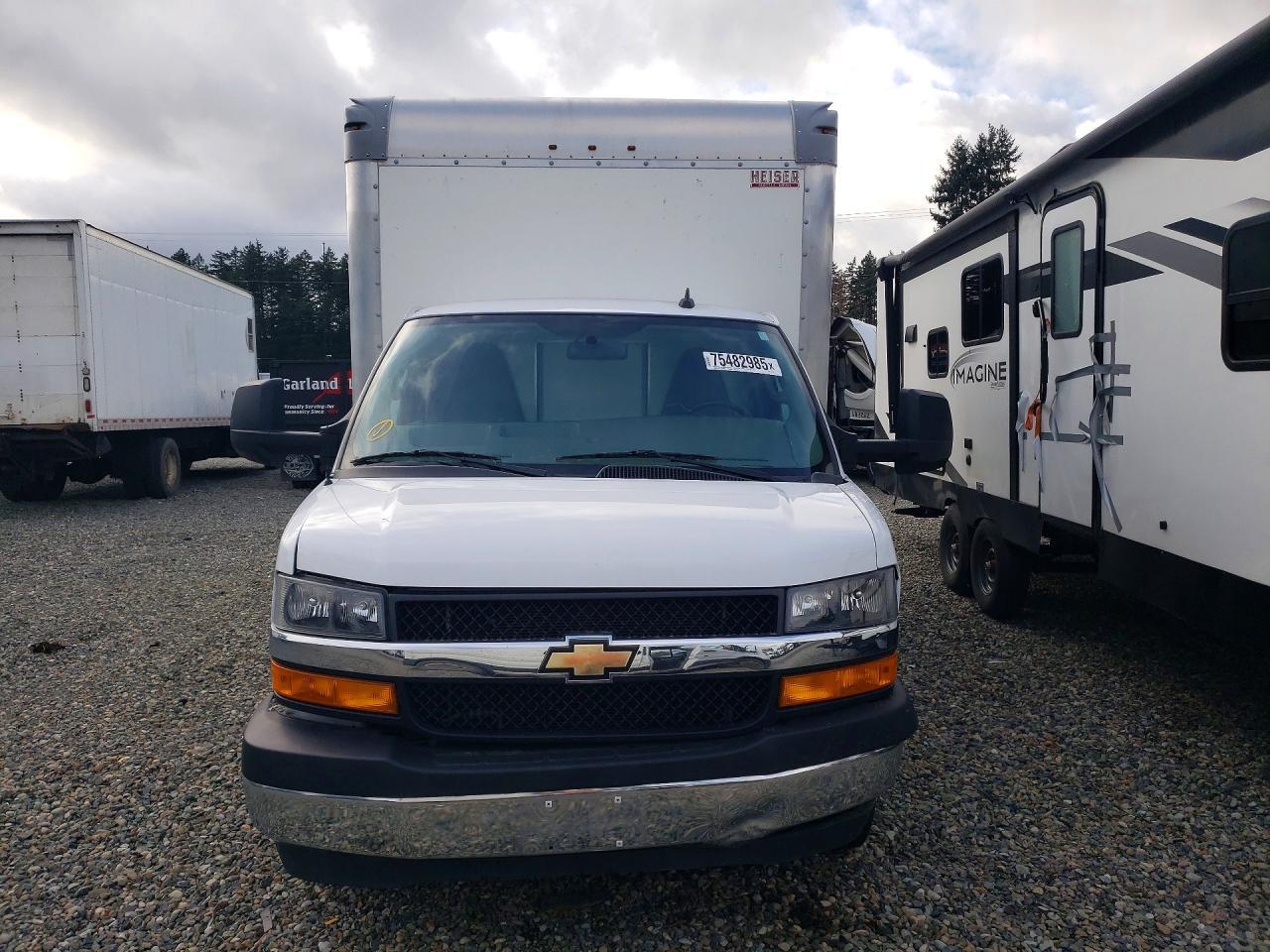 2022 Chev Rolet Express BOX Truck