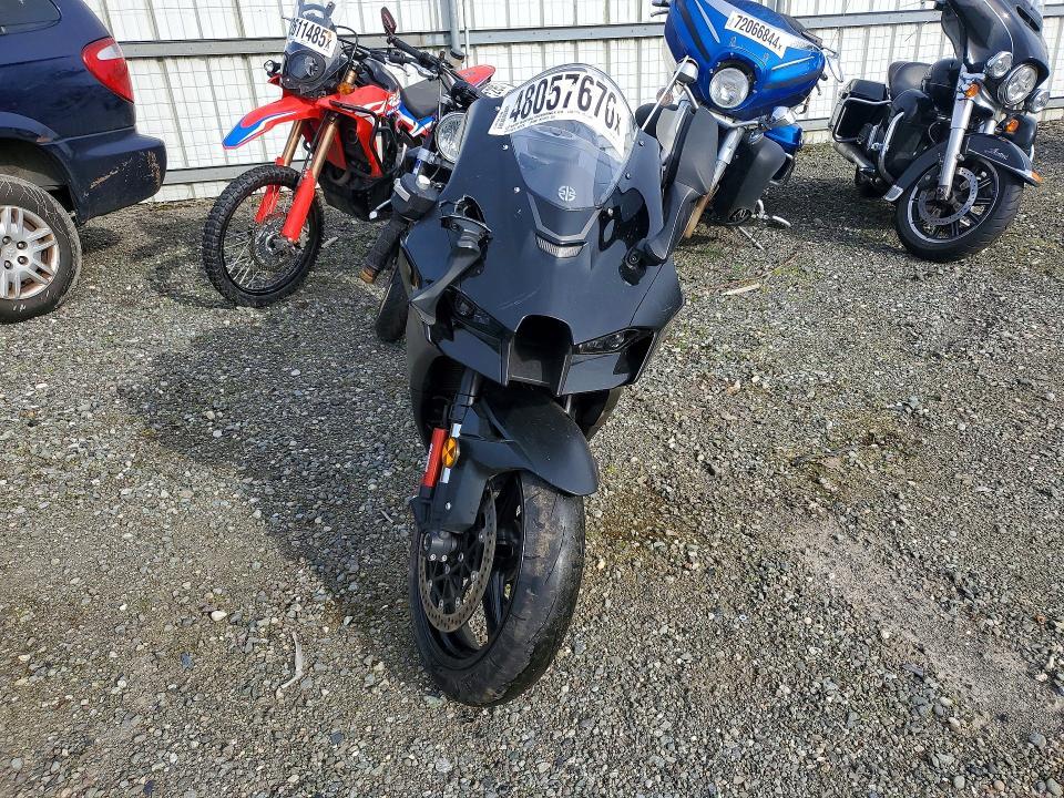 2025 Kawasaki ZX1002 M