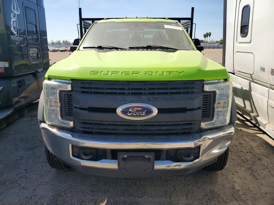 2017 Ford F450 Super Duty Flatbed Truck
