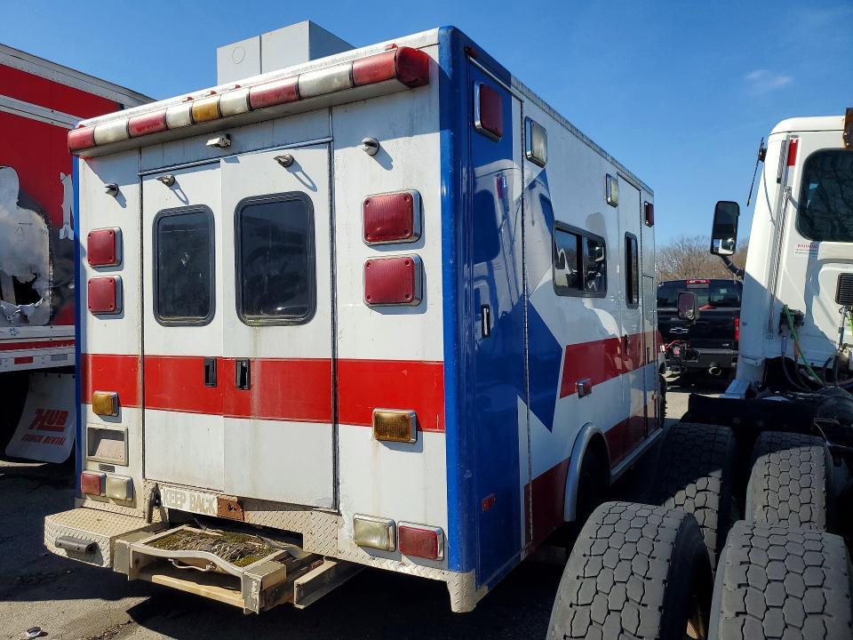 2002 Ford Econoline E450 Super Duty Cutaway Van