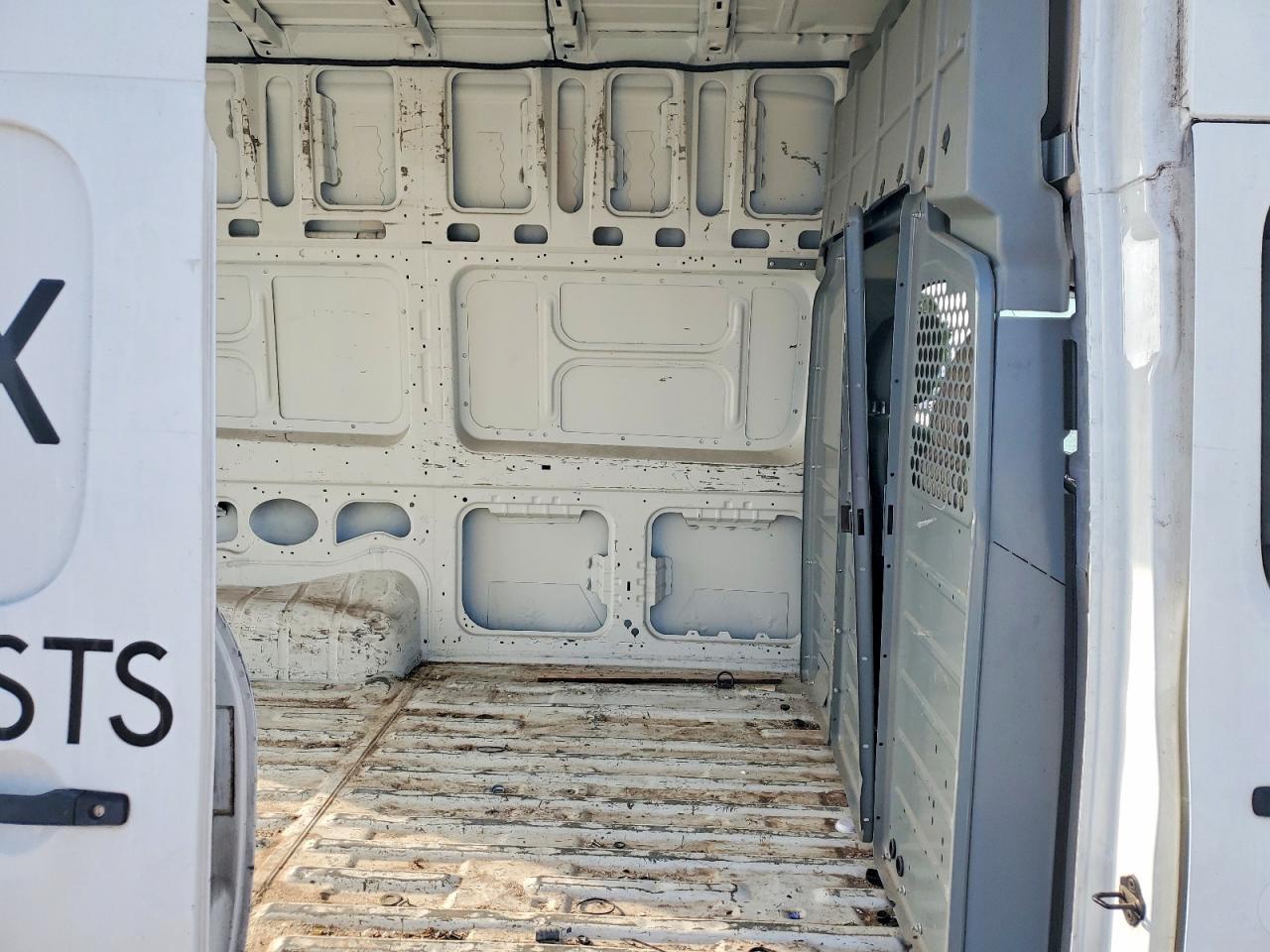 2016 Nissan NV2500 Delivery Van