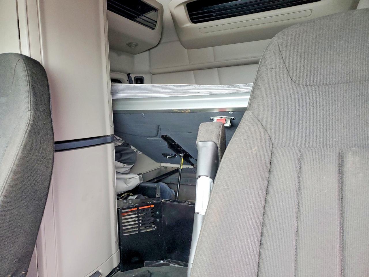 2023 Peterbilt 579 Semi Truck