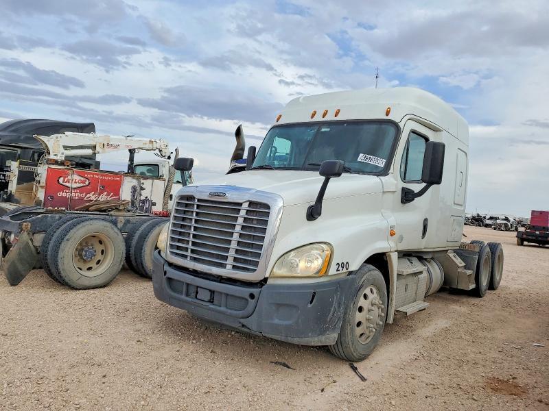 2015 Freightliner Cascadia Semi Truck