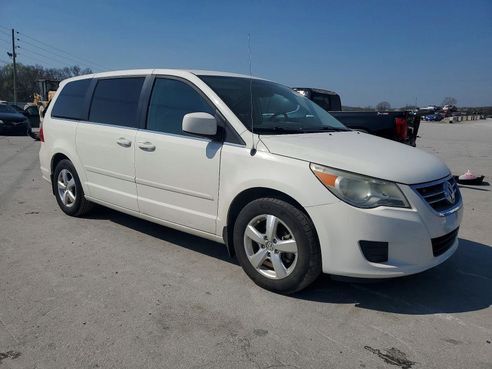 2010 Volkswagen Routan se