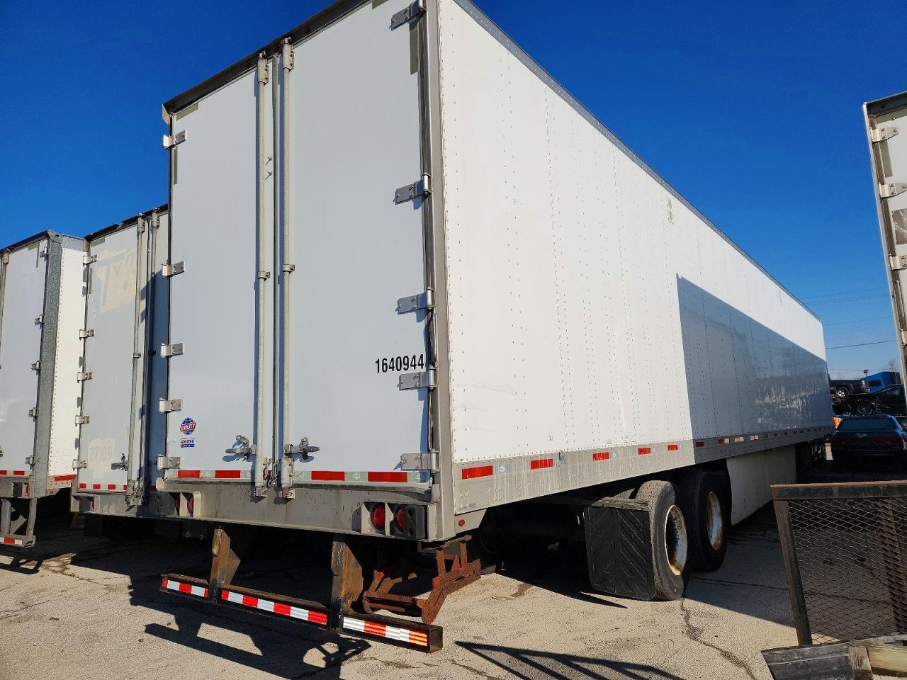 2016 Utility VS2DX DRY Van Trailer