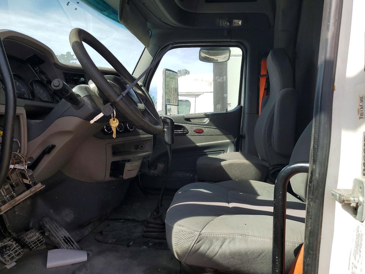 2015 Peterbilt Tractor 2015 Peterbilt 579 Semi Truck