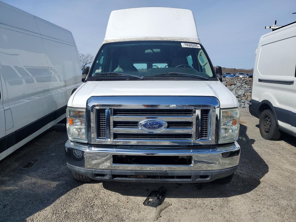 2009 Ford Econoline E250-Wheelchair Van