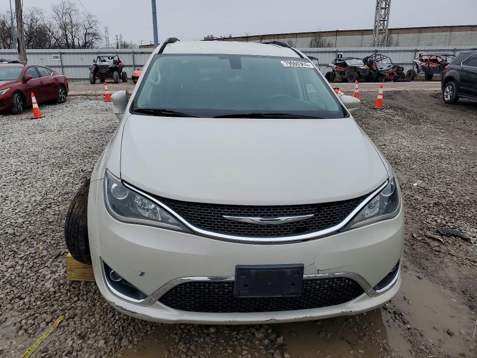 2017 Chrysler Pacifica Touring l