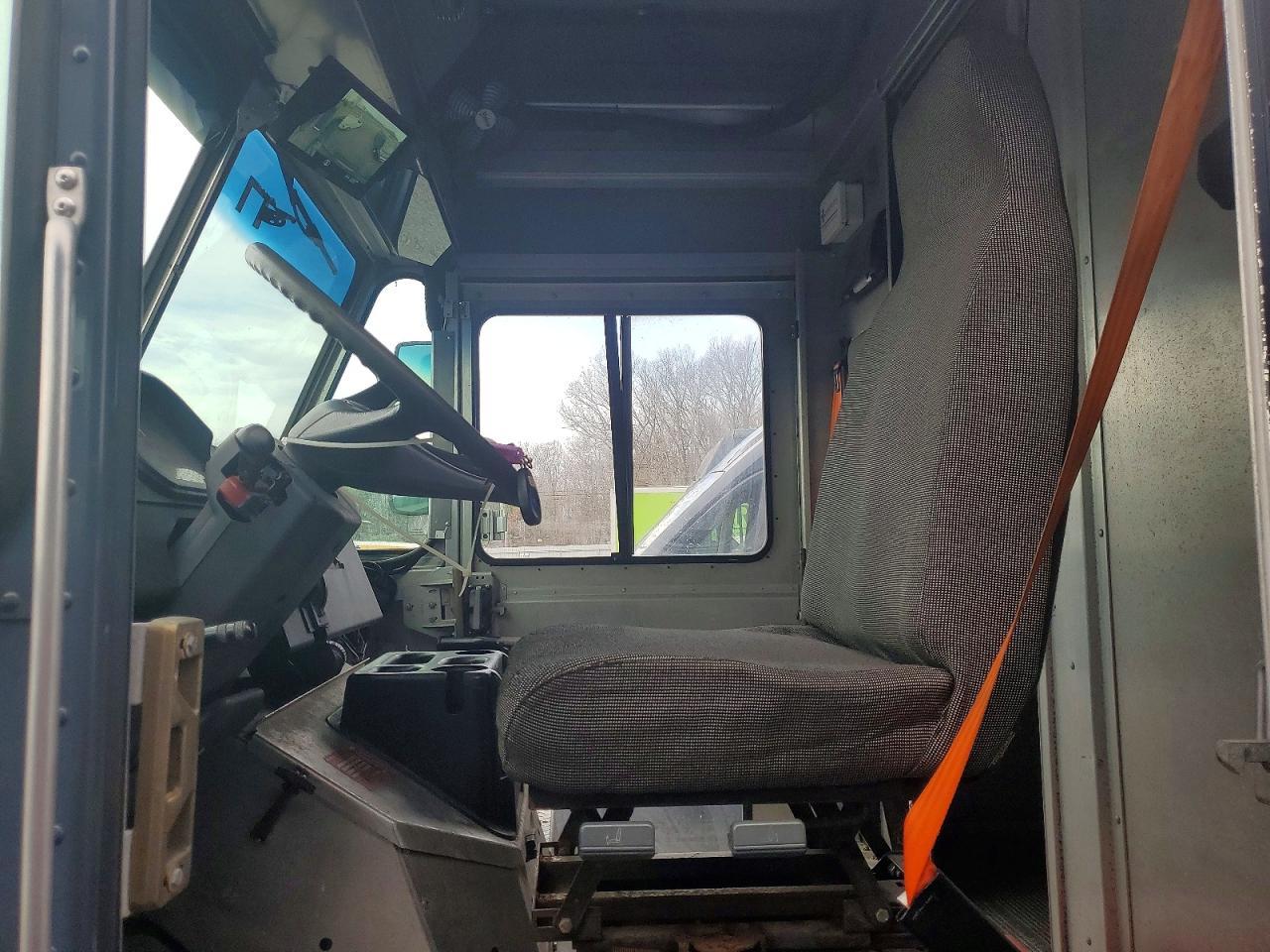 2021 Freightliner MT45G Chassis Delivery Truck