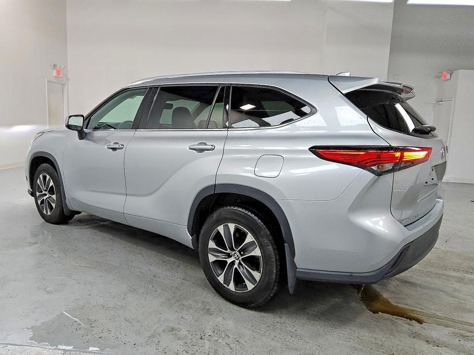 2022 Toyota Highlander Hybrid xle