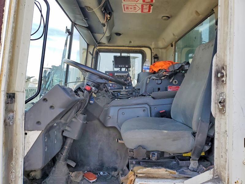 2011 Mack MRU613 Refuse Truck