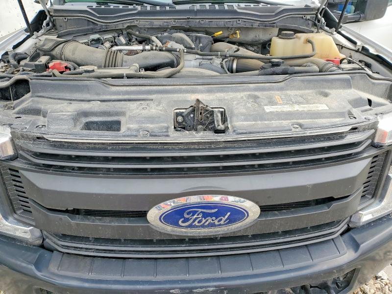2019 Ford F-550 Super Duty-Dual Rear Wheel