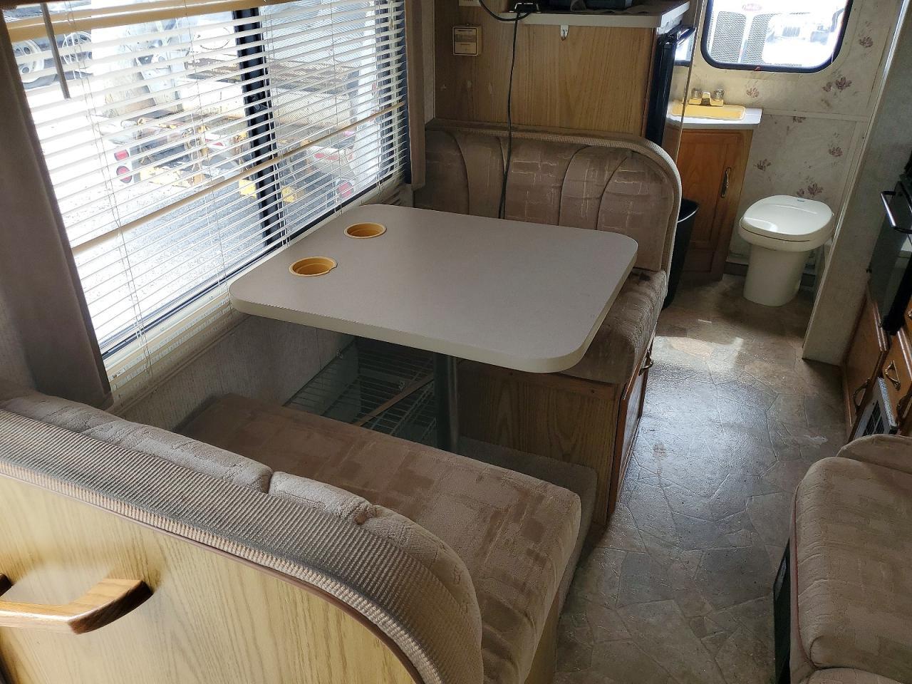 1992 Winnebago 1992 Toyota PICK-UP RV