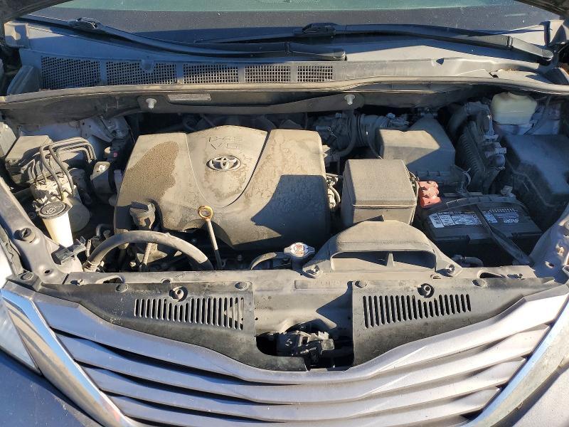 2017 Toyota Sienna xle 8-passenger