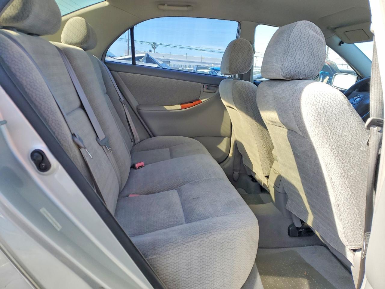 2003 Toyota Corolla le
