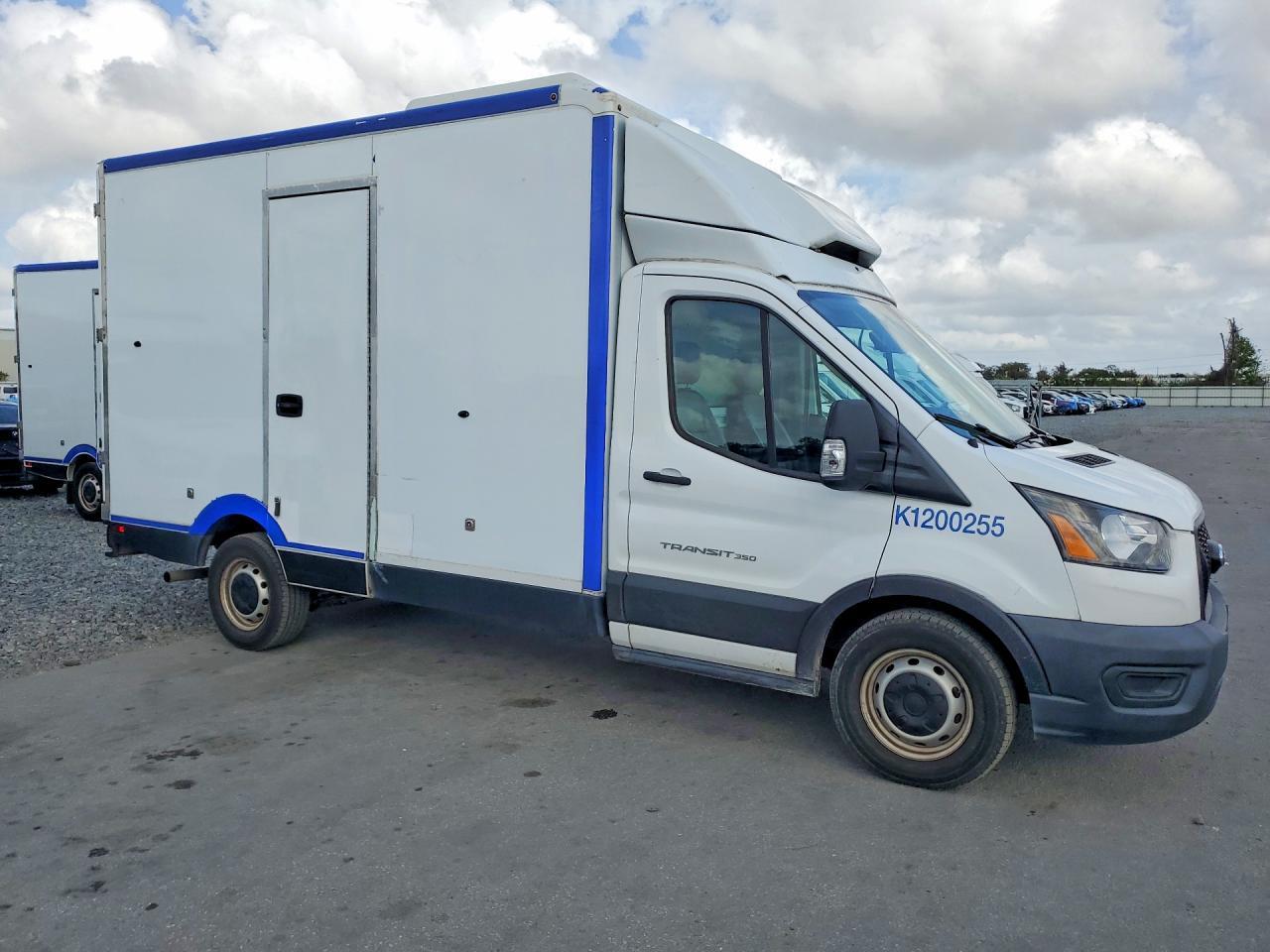 2020 Ford Transit Delivery Truck