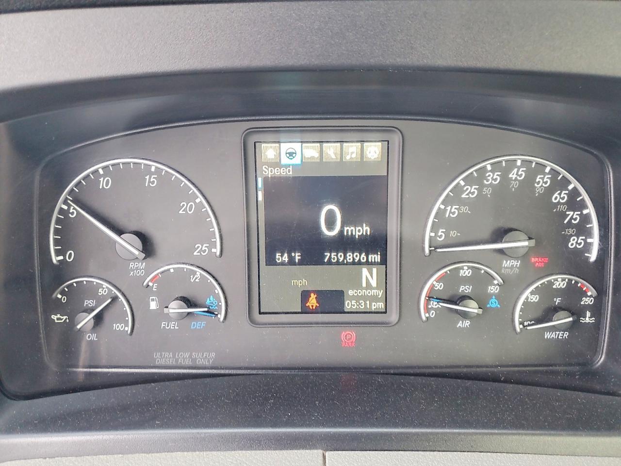 2019 Freightliner Cascadia 116 Semi Truck