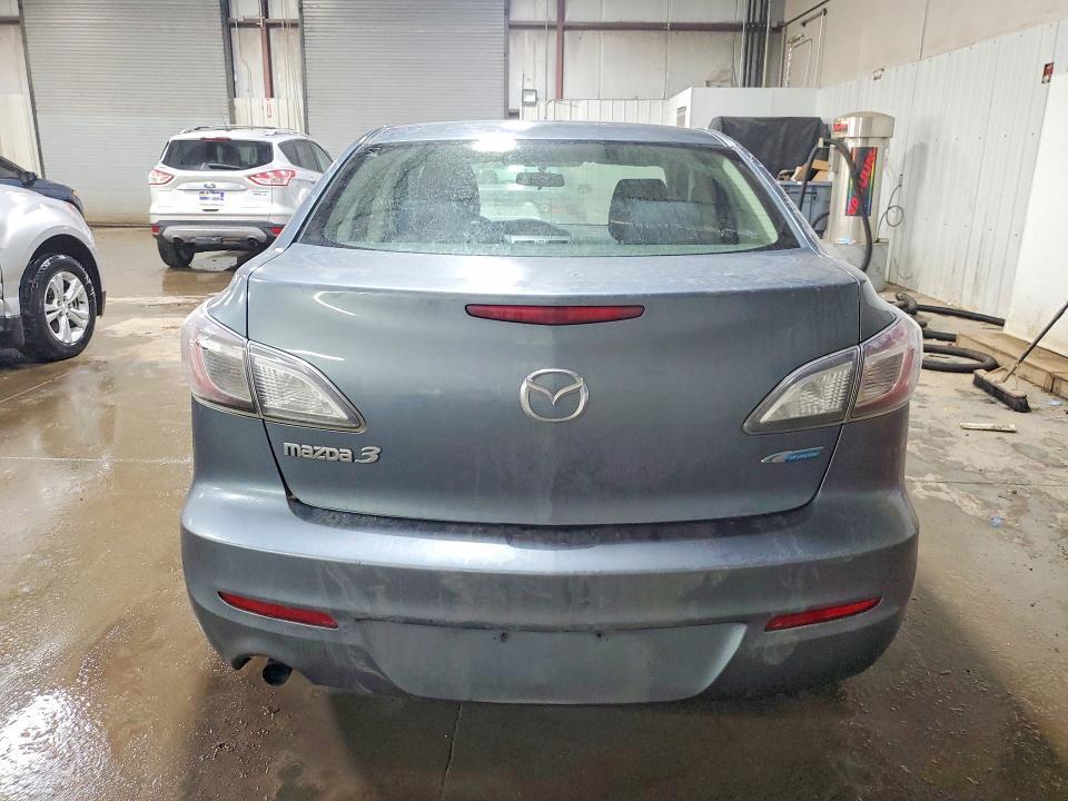 2013 Mazda 3 I