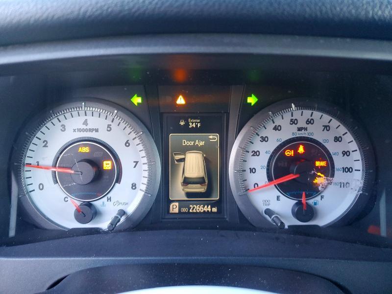 2016 Toyota Sienna se 8-passenger