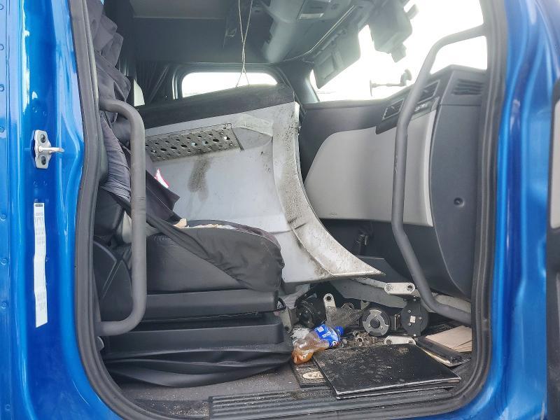 2020 Freigliner 2020 Freightliner Cascadia 126 Semi Truck