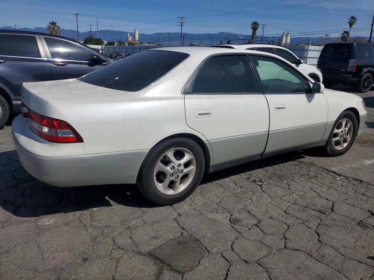 2000 Lexus Es 300 Base