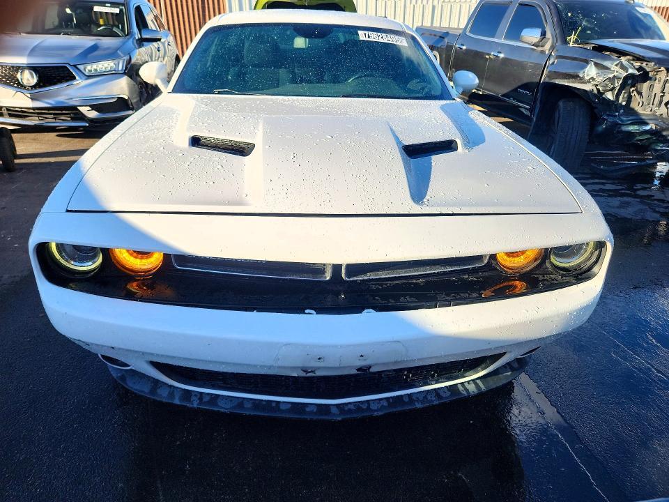 2017 Dodge Challenger sxt
