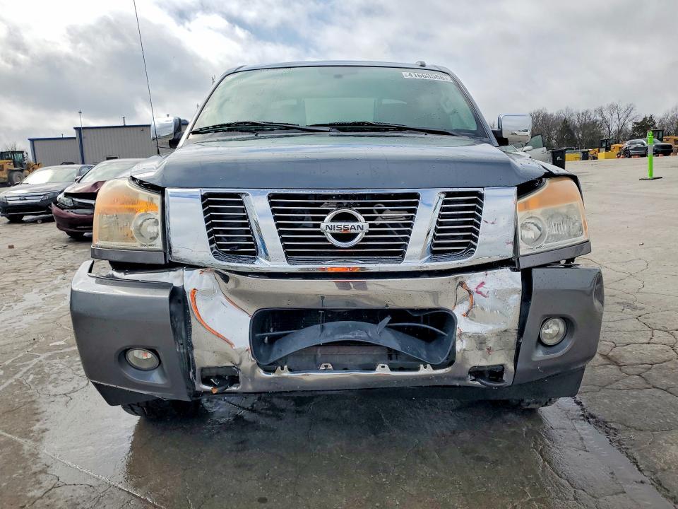2014 Nissan Titan SV