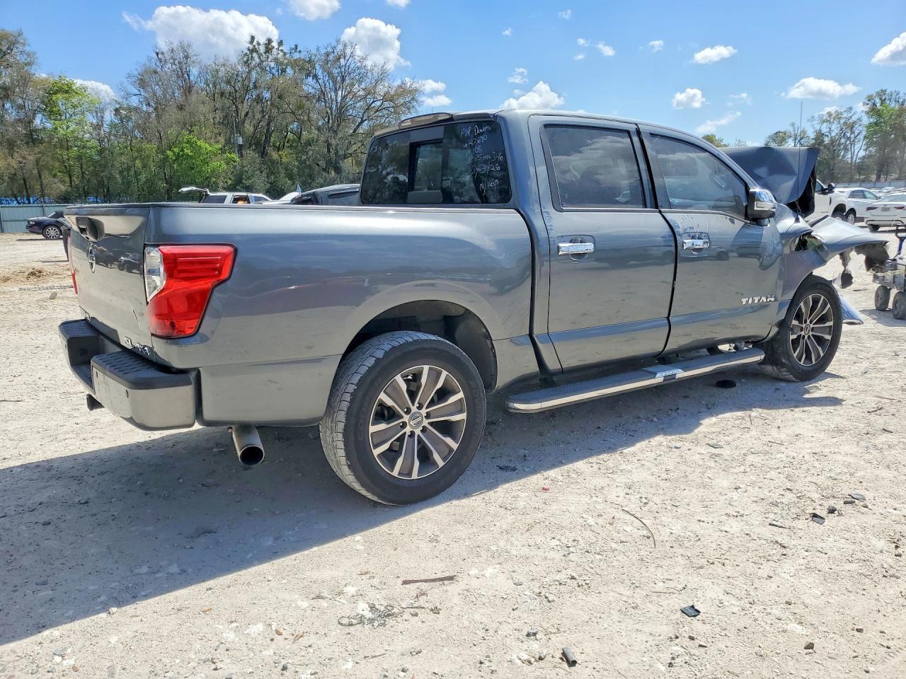 2017 Nissan Titan SL