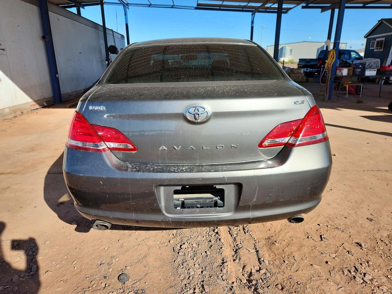 2005 Toyota Avalon xls