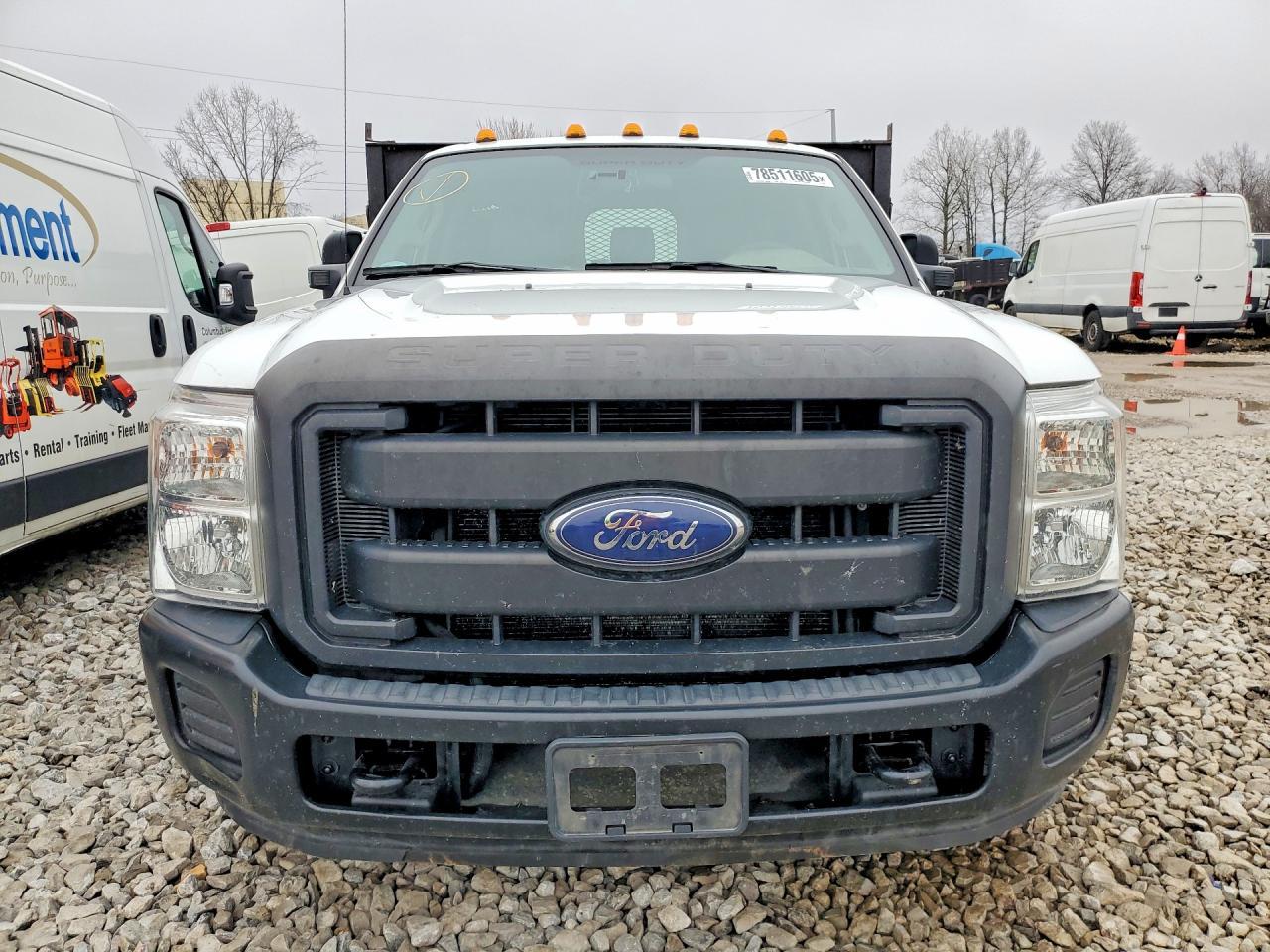 2013 Ford F350 Super Duty Flatbed Truck