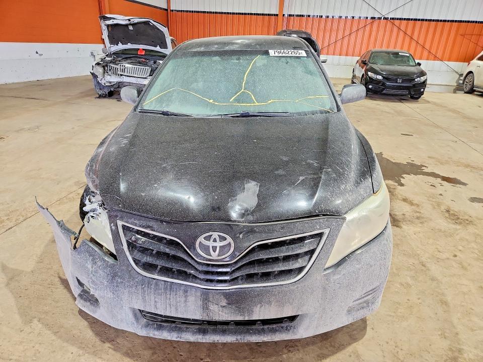 2011 Toyota Camry xle 4DR