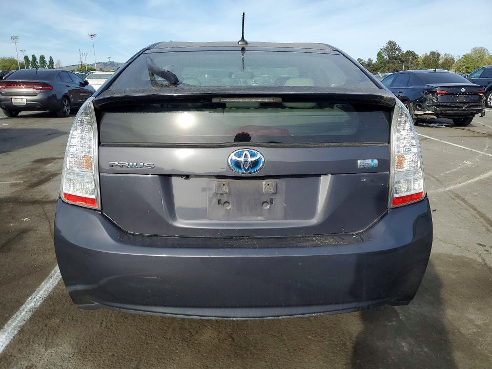 2010 Toyota Prius iii